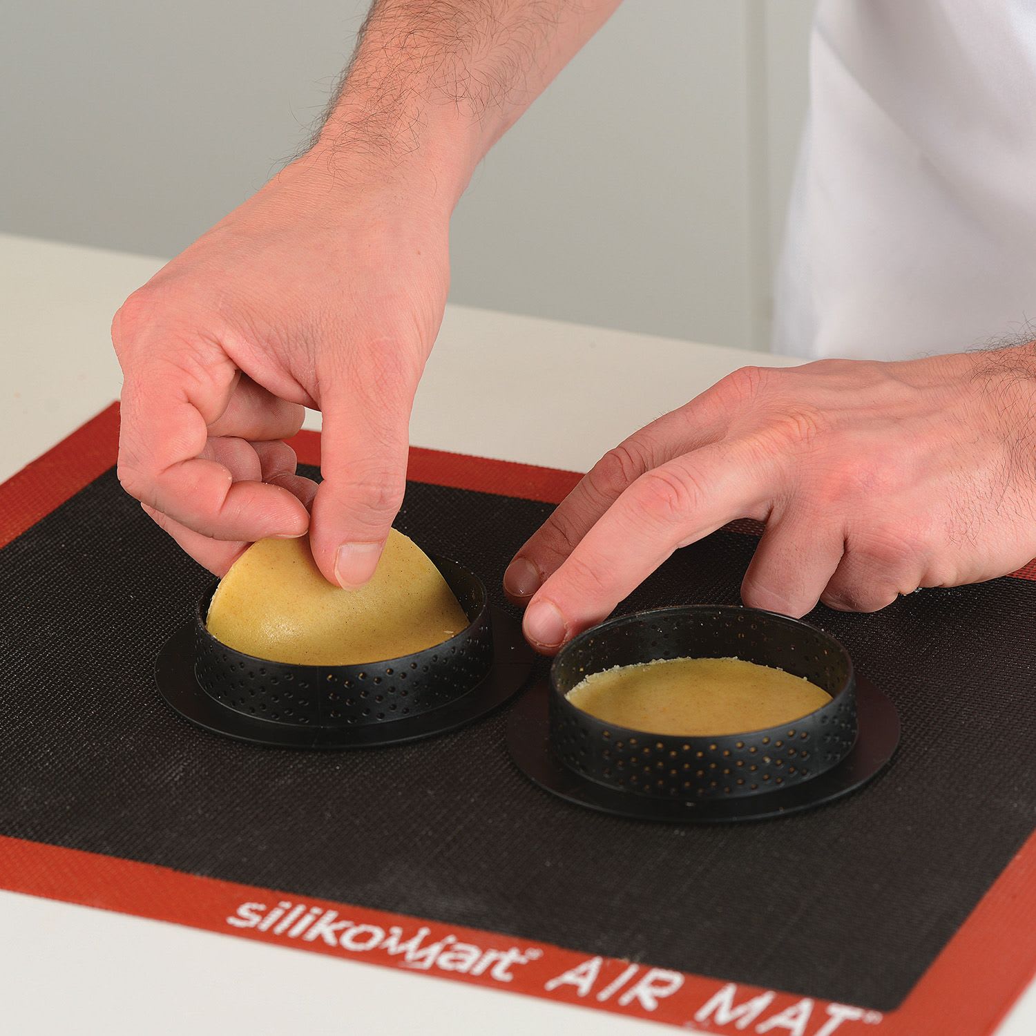 Popular silicone mats are safe for holiday baking