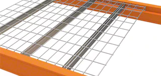 Wire decking on selective pallet racking