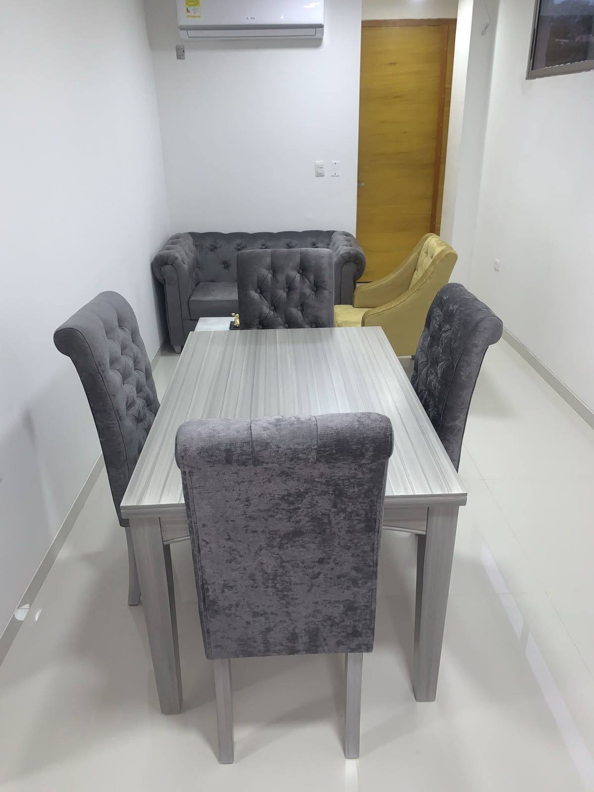 Extendable Dining Table