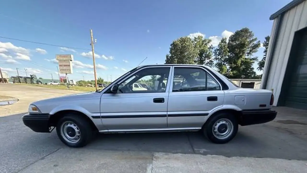 1991 Toyota Corolla - image 1