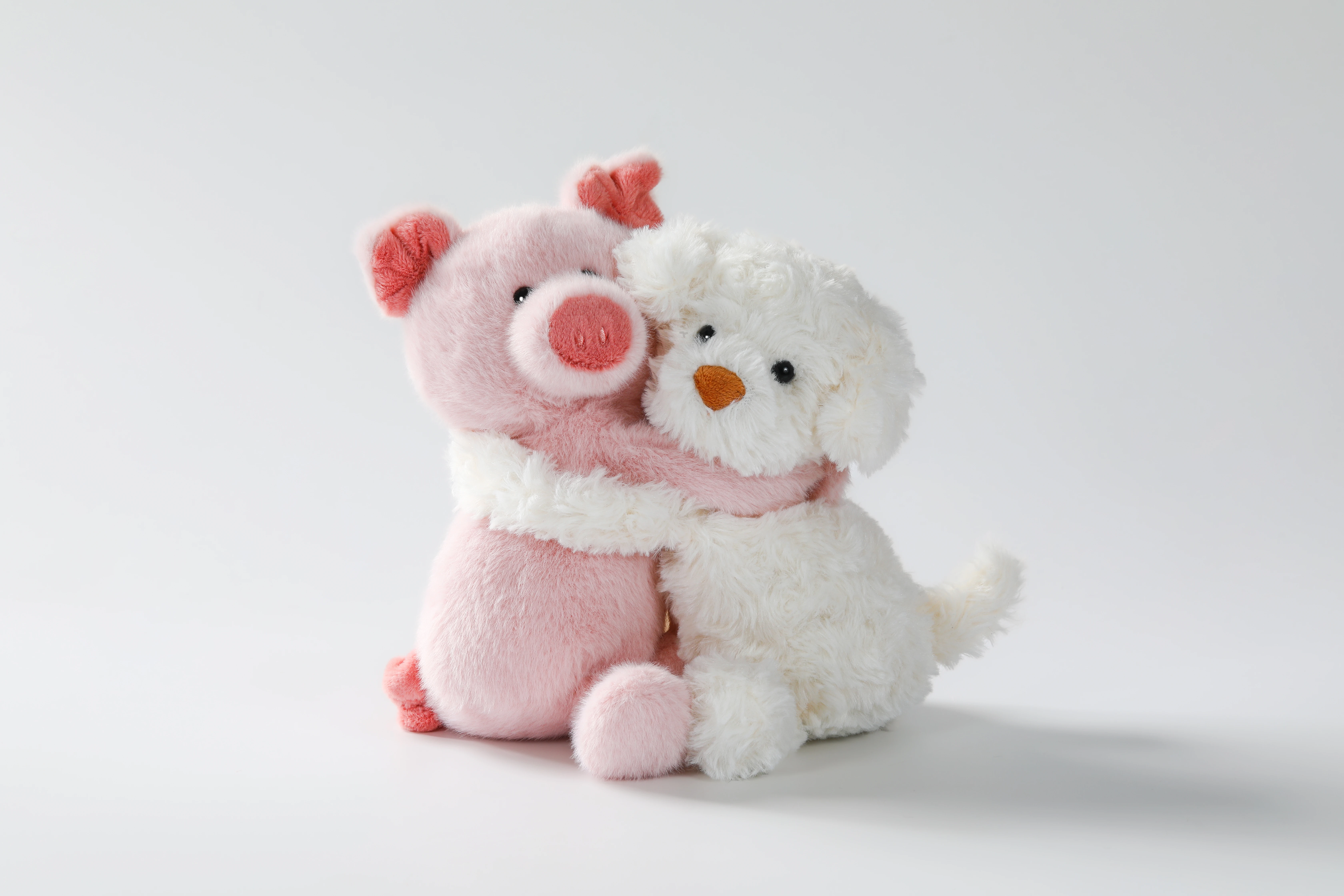 20cm Hugging Animal