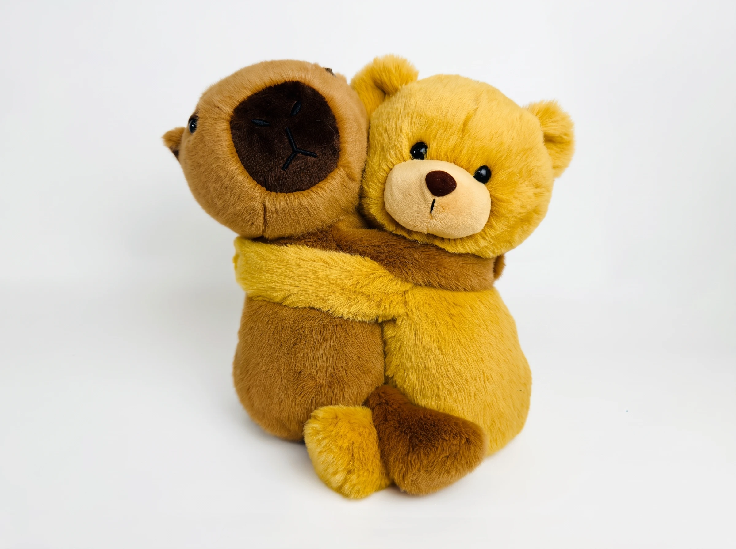 20cm Golden Bear & Capybara Hugging Plush