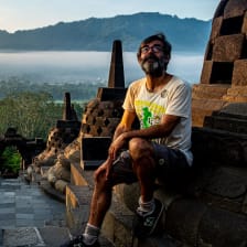 Jupe, asesor de Viajes Vidaia, en Borobudur, Isla de Java en Indonesia