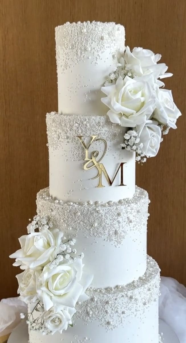 Weedding cake 4 étages 80-100 parts