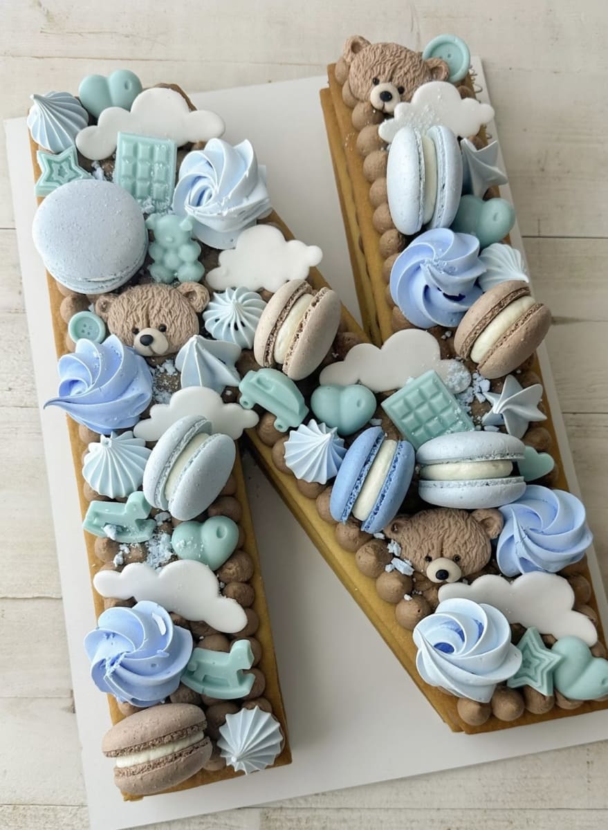 Letter cake 8-10 parts