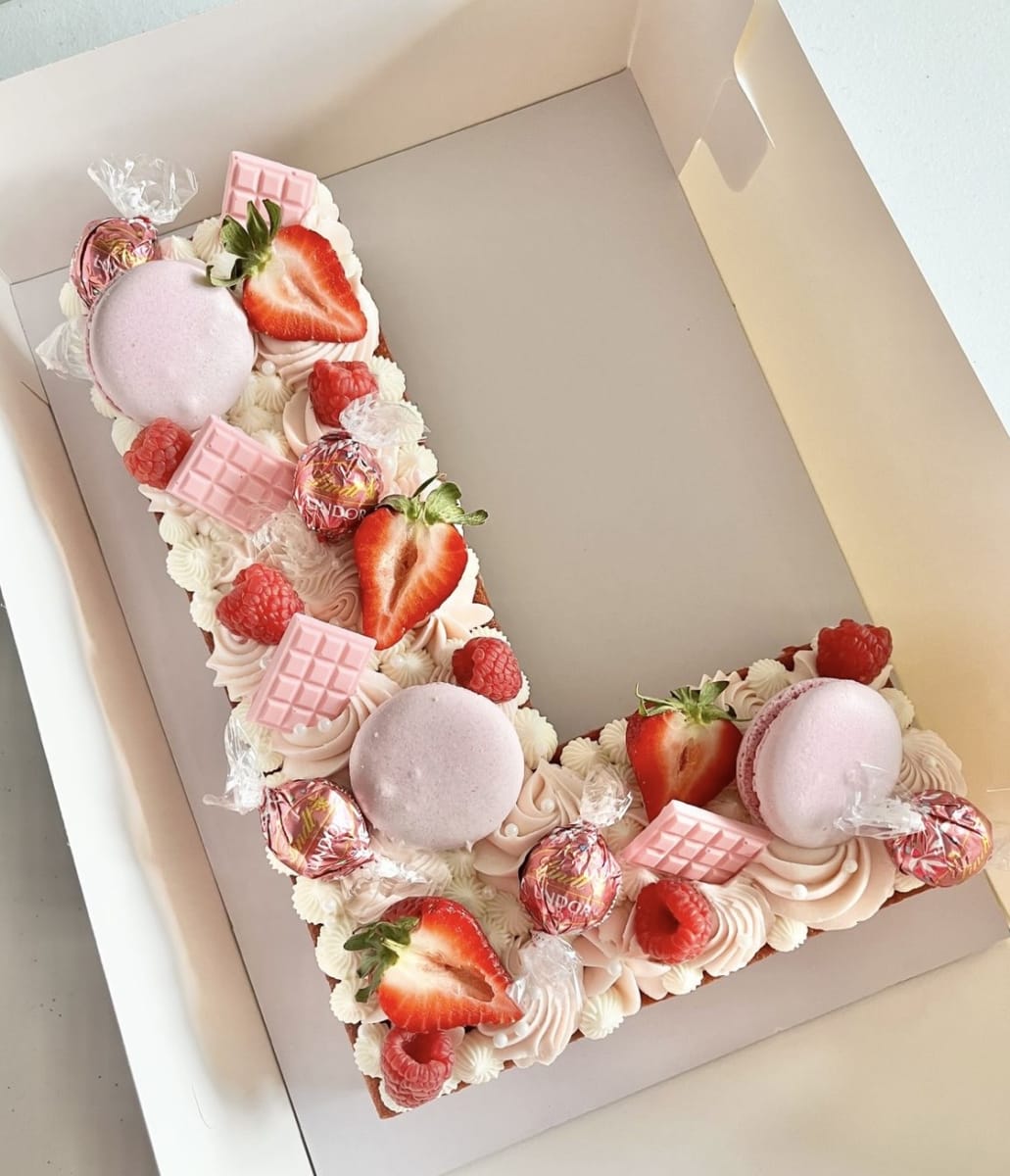Letter Cake 12-15 parts