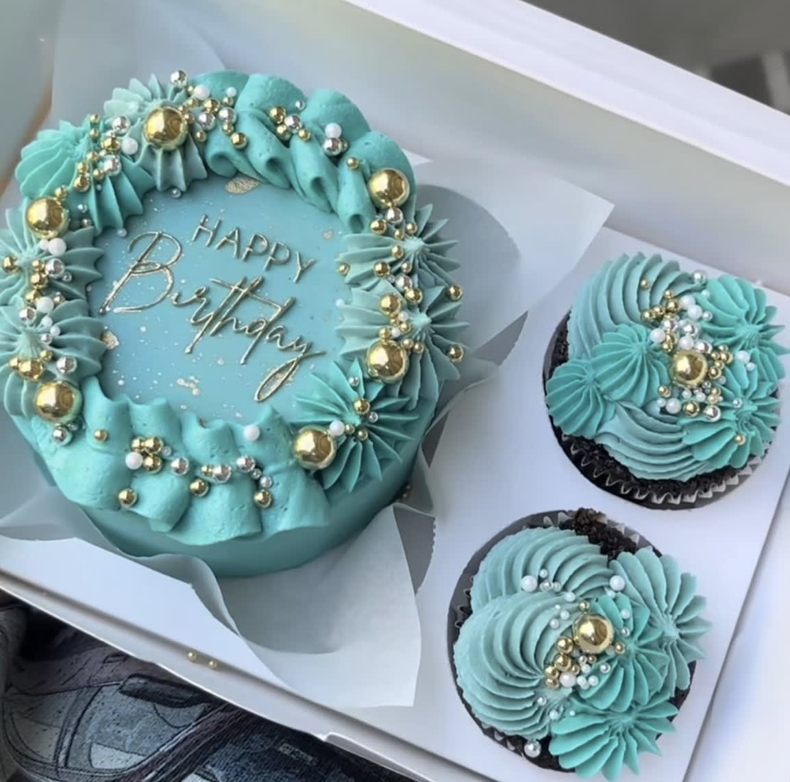 Bento Cake et 2 cupcakes