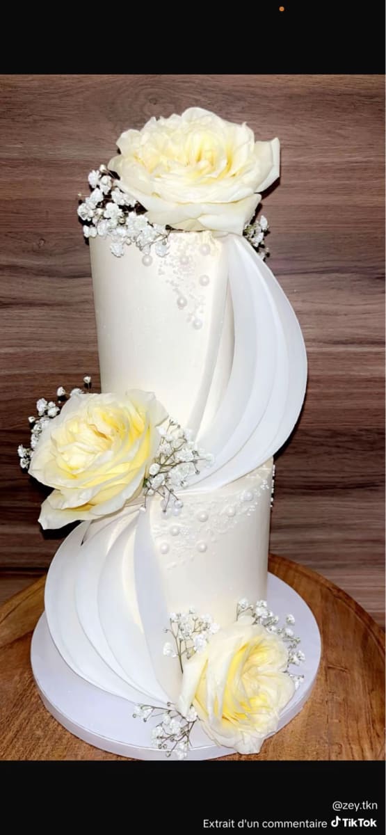 Wedding cake In Love