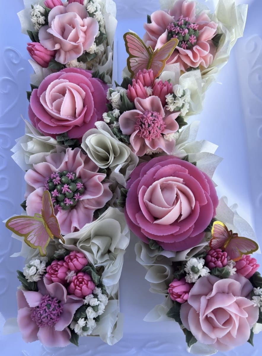 Letter cupcakes fleurs