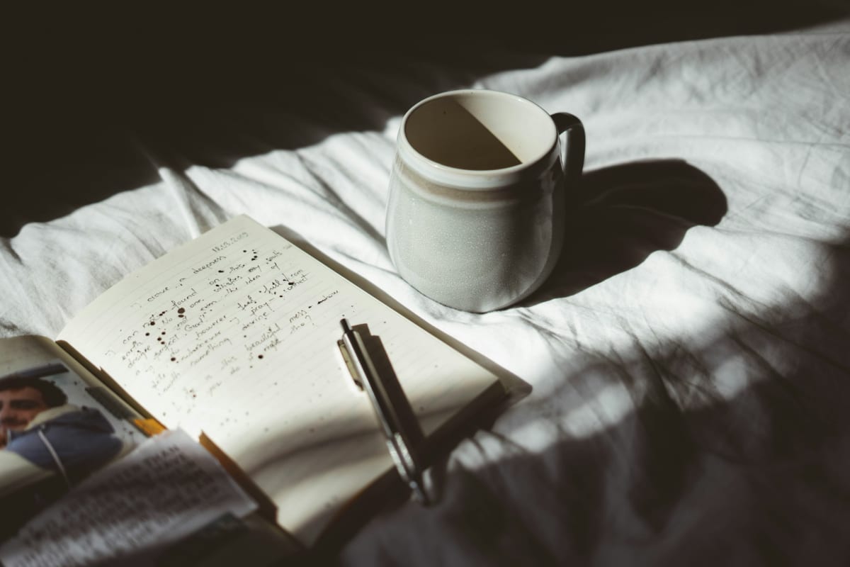Morning vs Night Journaling: When Should You Actually Write?
