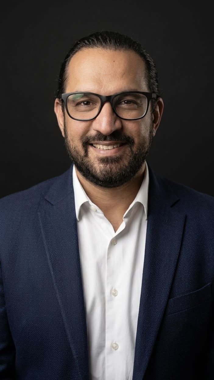 Hitesh Kapoor, Founding Director