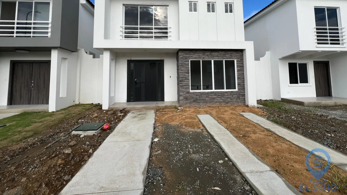 Urbanización Portón del Rio, Av. Leon Febrescordero — foto 1
