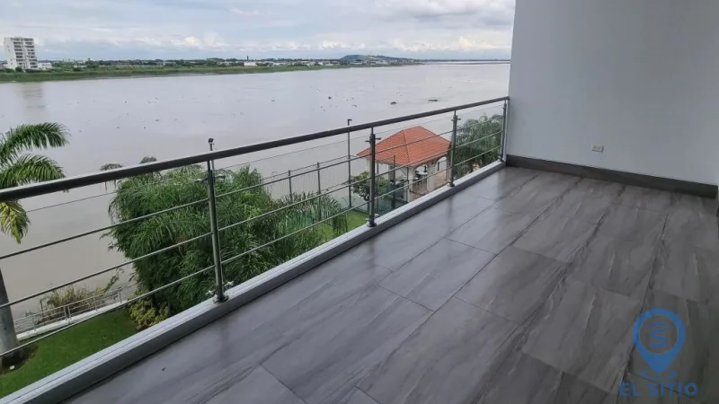 Departamento en Samborondón por $420.000
