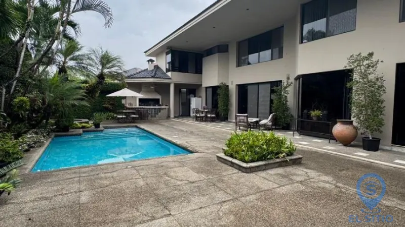 Casa en Rio Grande, Samborondón por $600.000 más $299 de alícuota