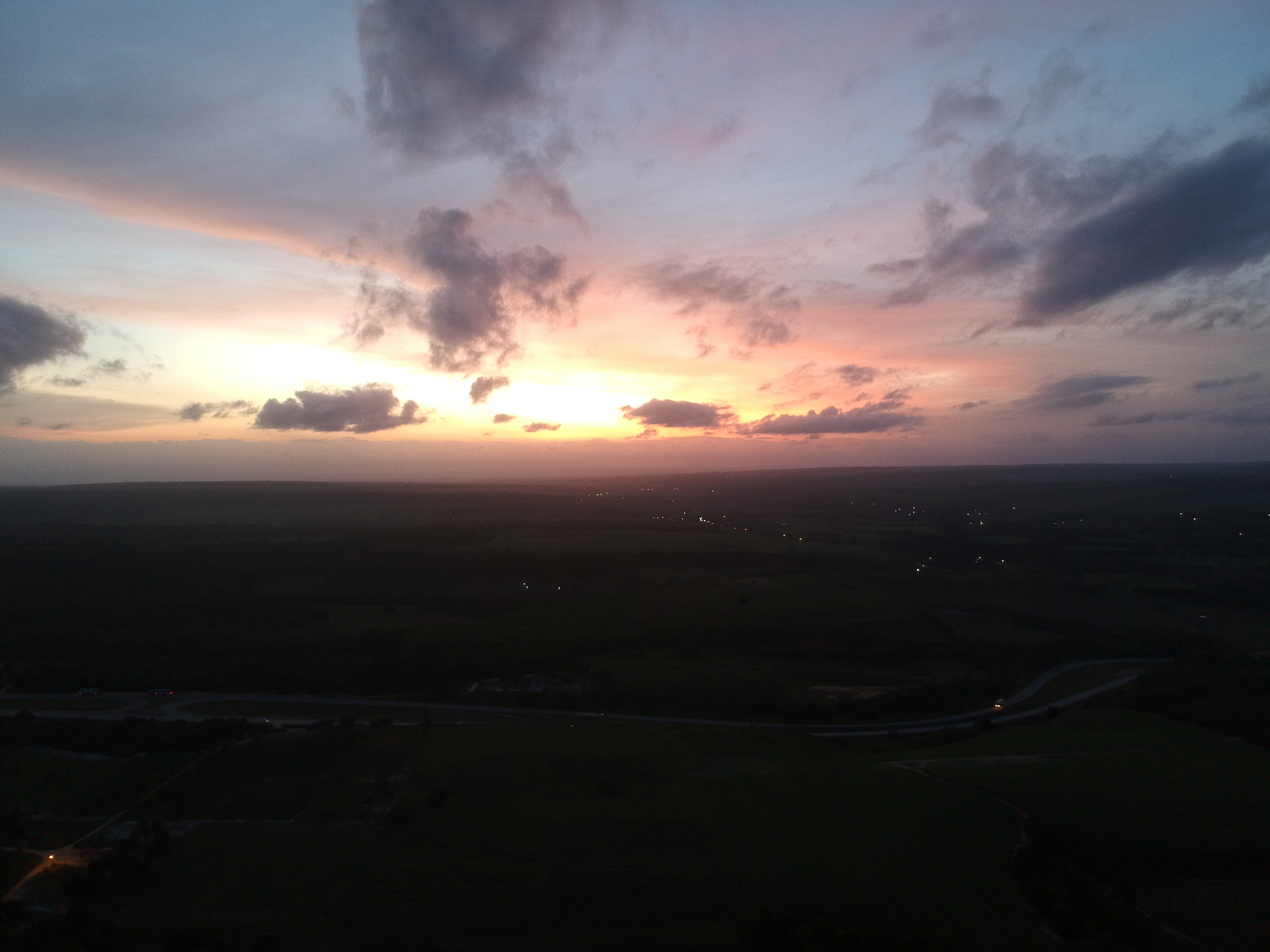 Pôr do sol na plantação