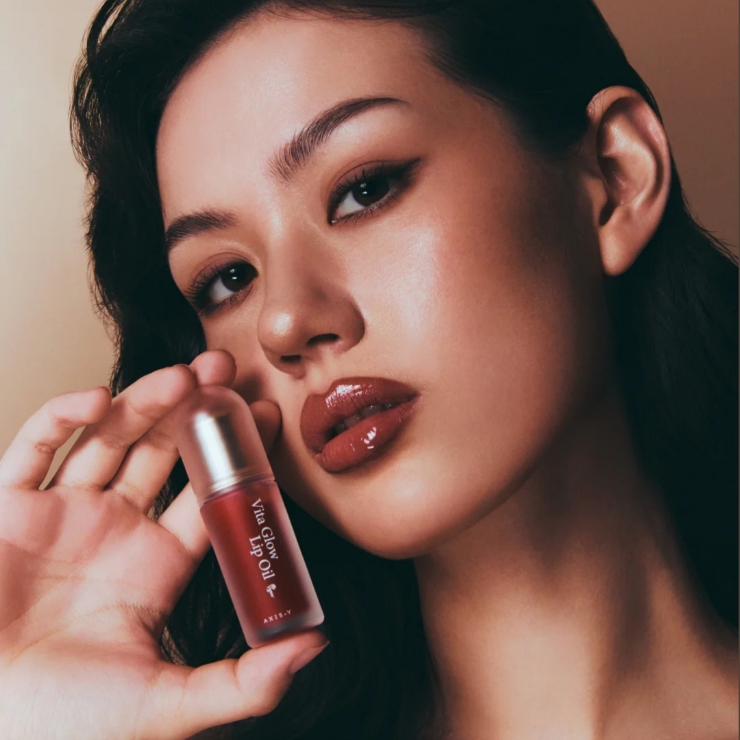 AXIS - Y - Vita Glow Lip Oil (Chilled Berry) 2