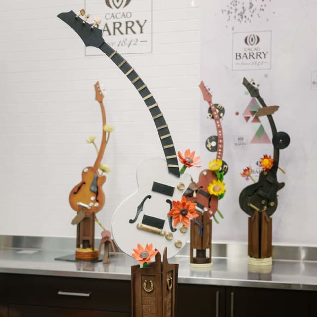 Showpiece Guitar sculpture