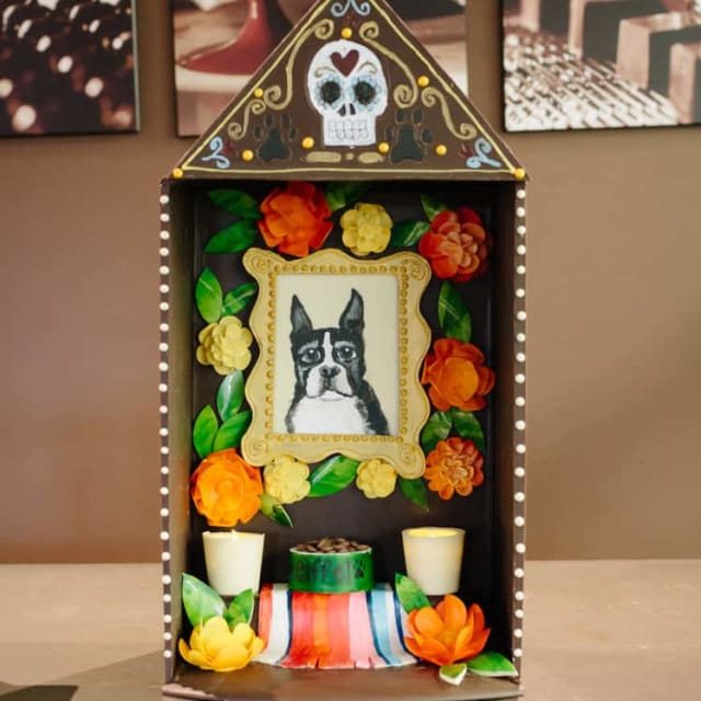 Dia de los Chocolate sculpture