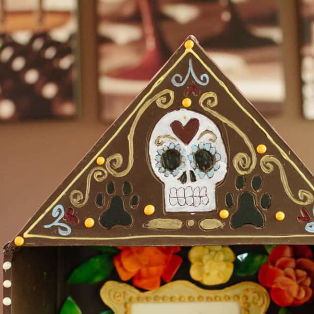 Dia de los Chocolate sculpture