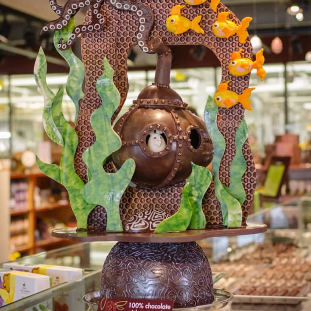 Underwater Egg-splorers sculpture