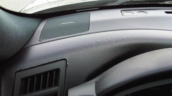 Nếu để phơi nắng, taplo nhanh bị nứt vỡ, bị lão hóa