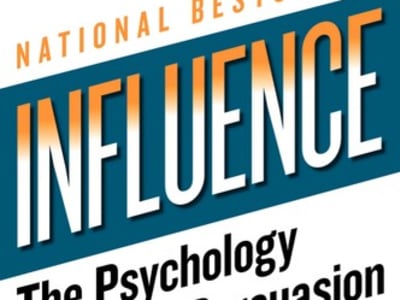Influence: The Psychology of Persuasion (Paperback)