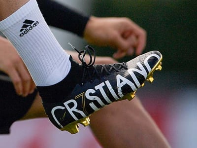 CR7 boots