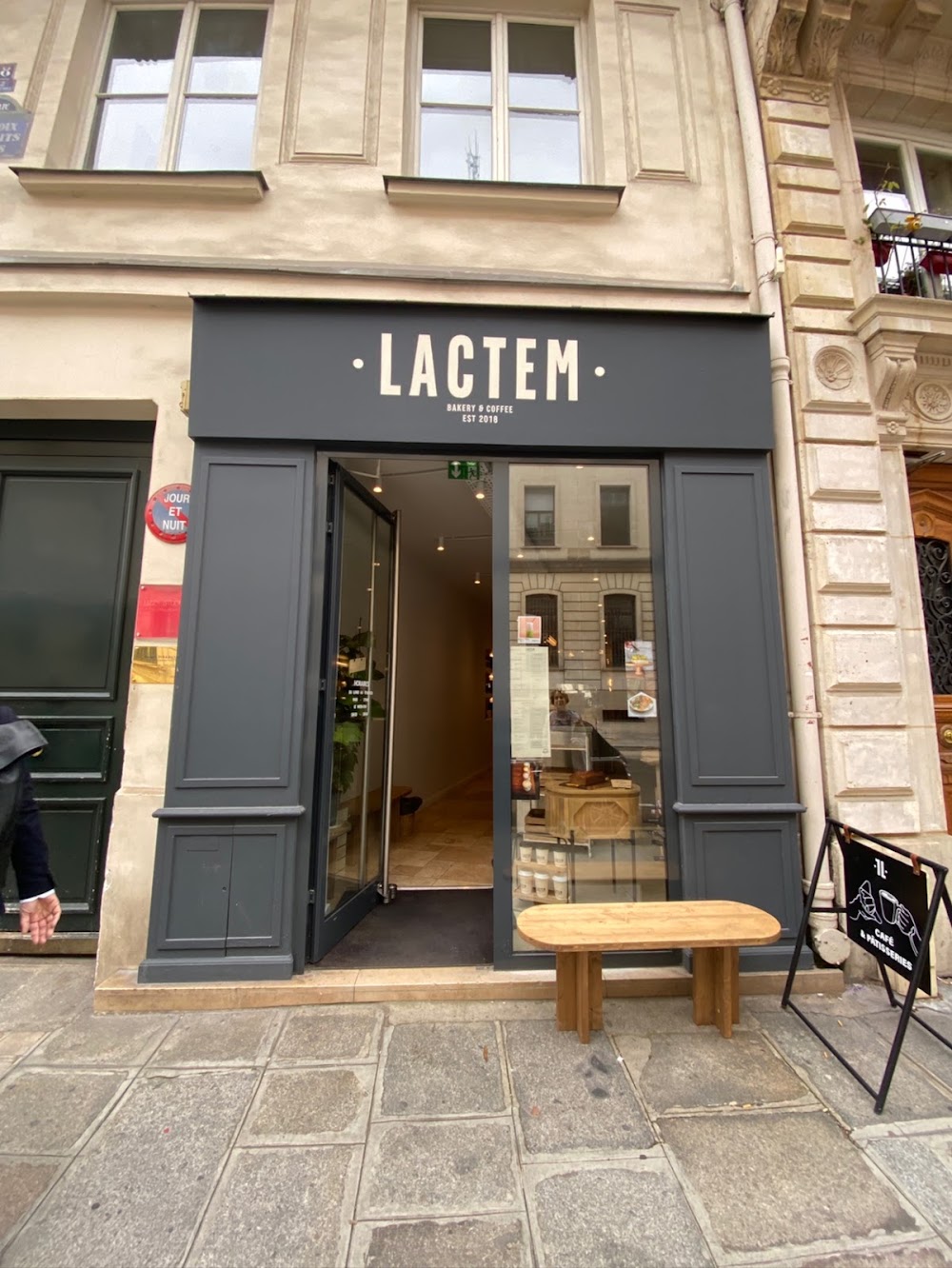 LACTEM MONTMARTRE, café à Paris 9e, photo 9