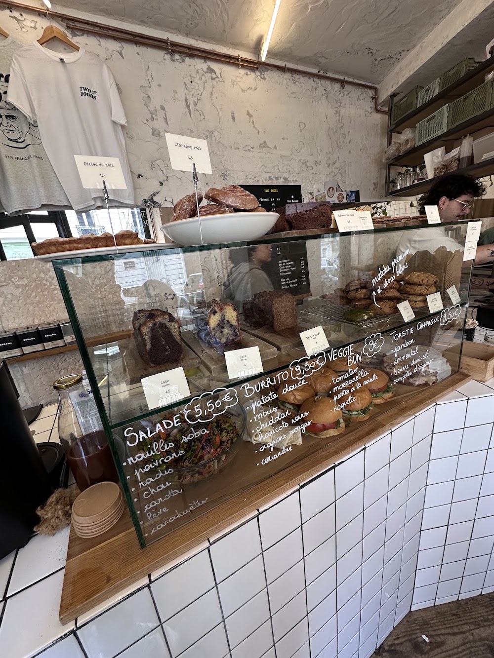 Two Doors Coffee-Shop, café à Paris 18e, photo 9