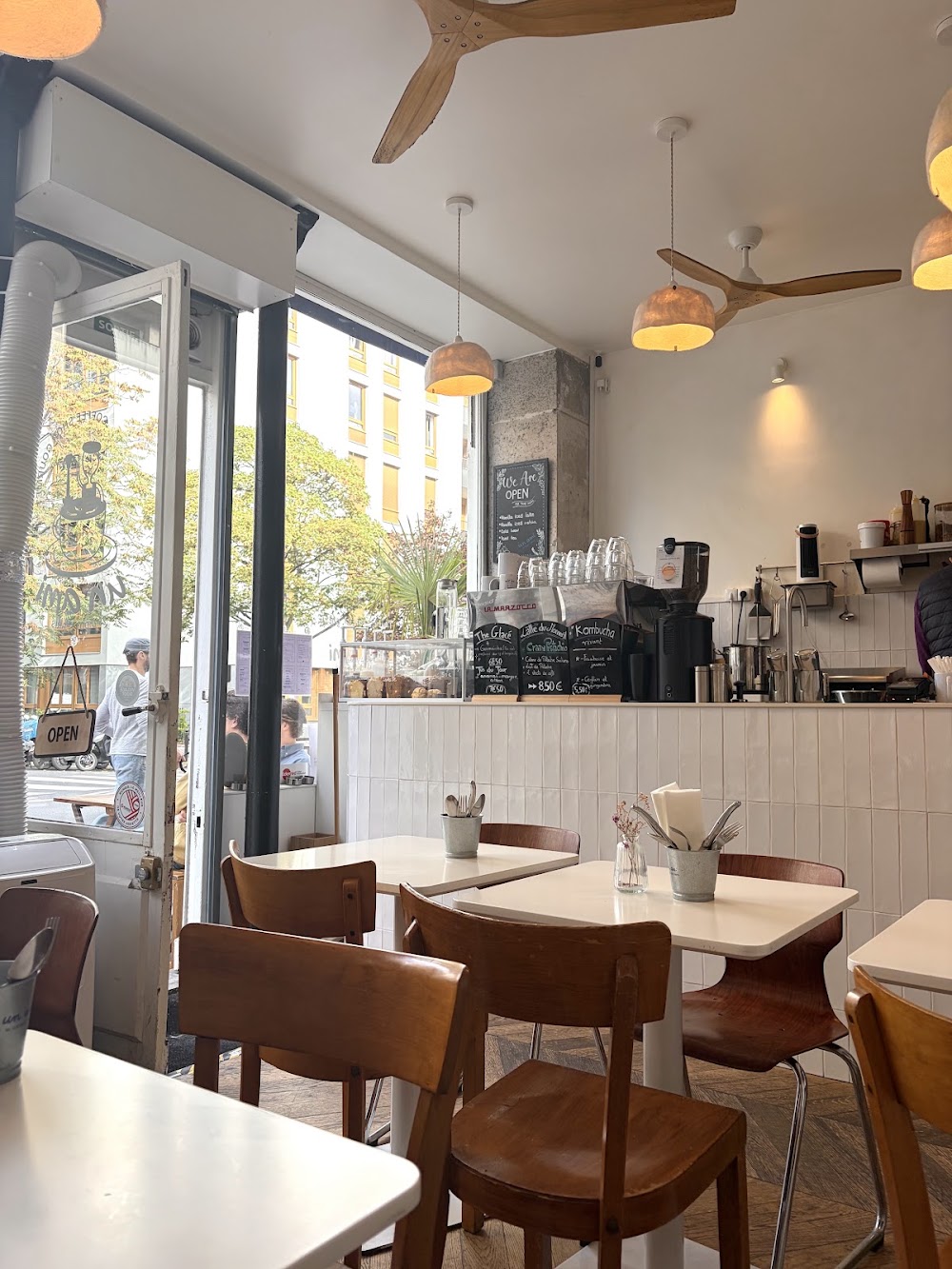 Un Ami, café à Paris 14e, photo 7