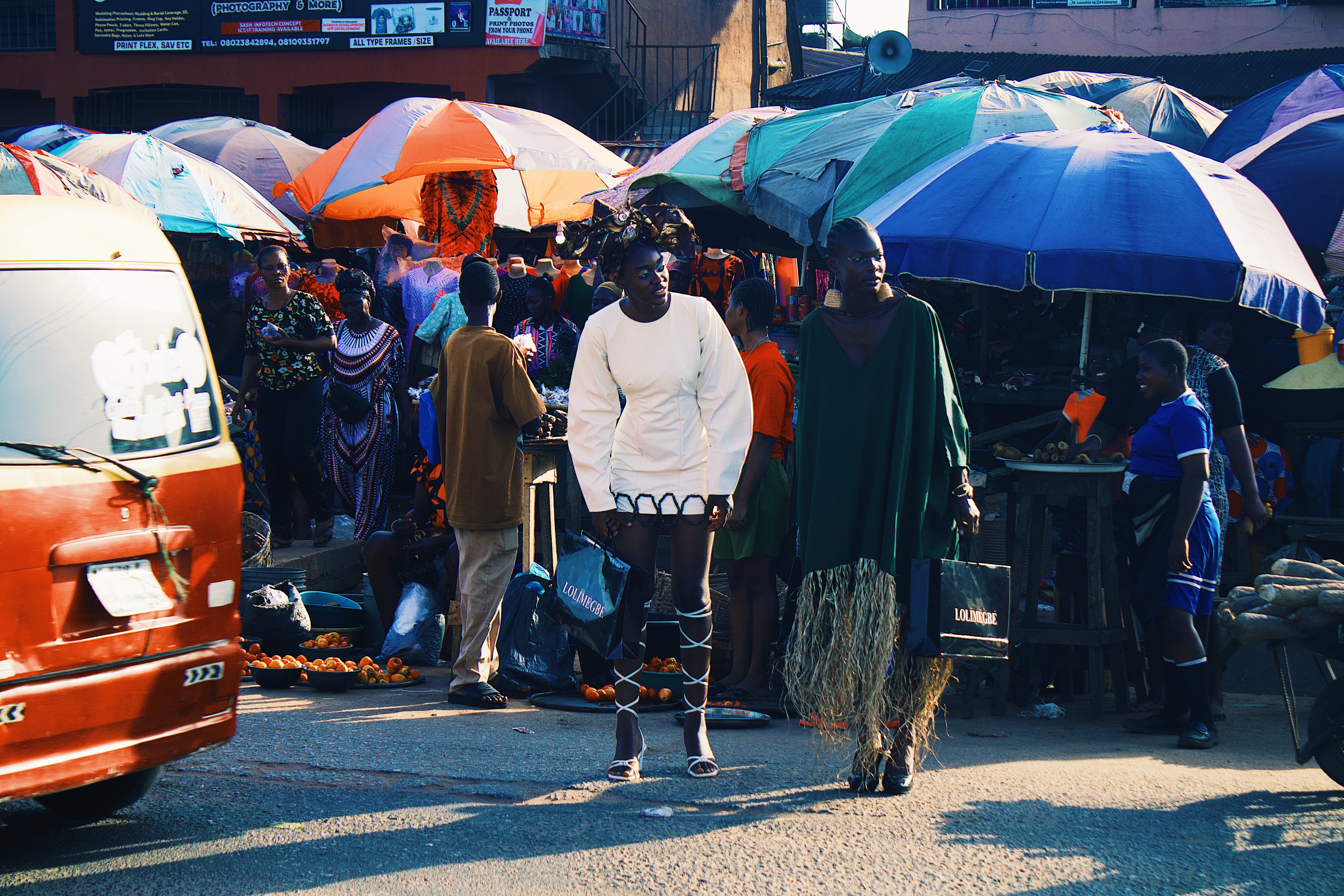 Market Grace! Fashion X Street photography photograph 4