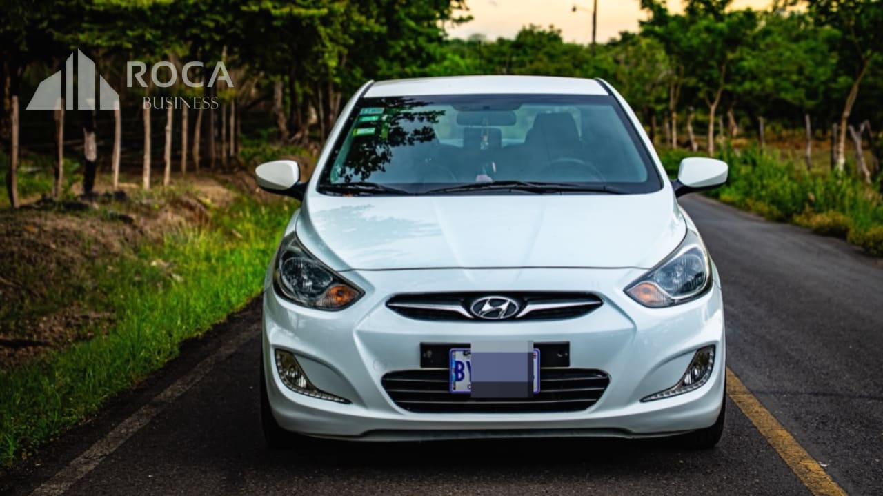 Vista 3 de Hyundai Accent VGT 