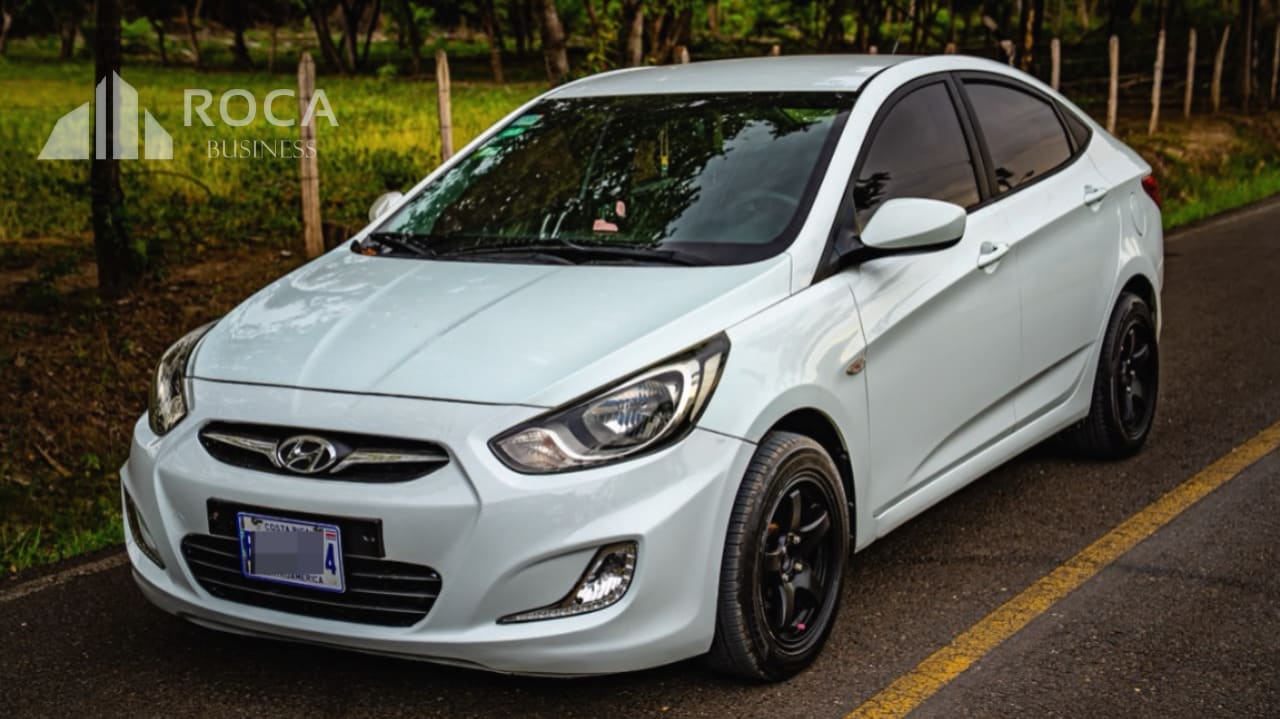 Vista 2 de Hyundai Accent VGT 