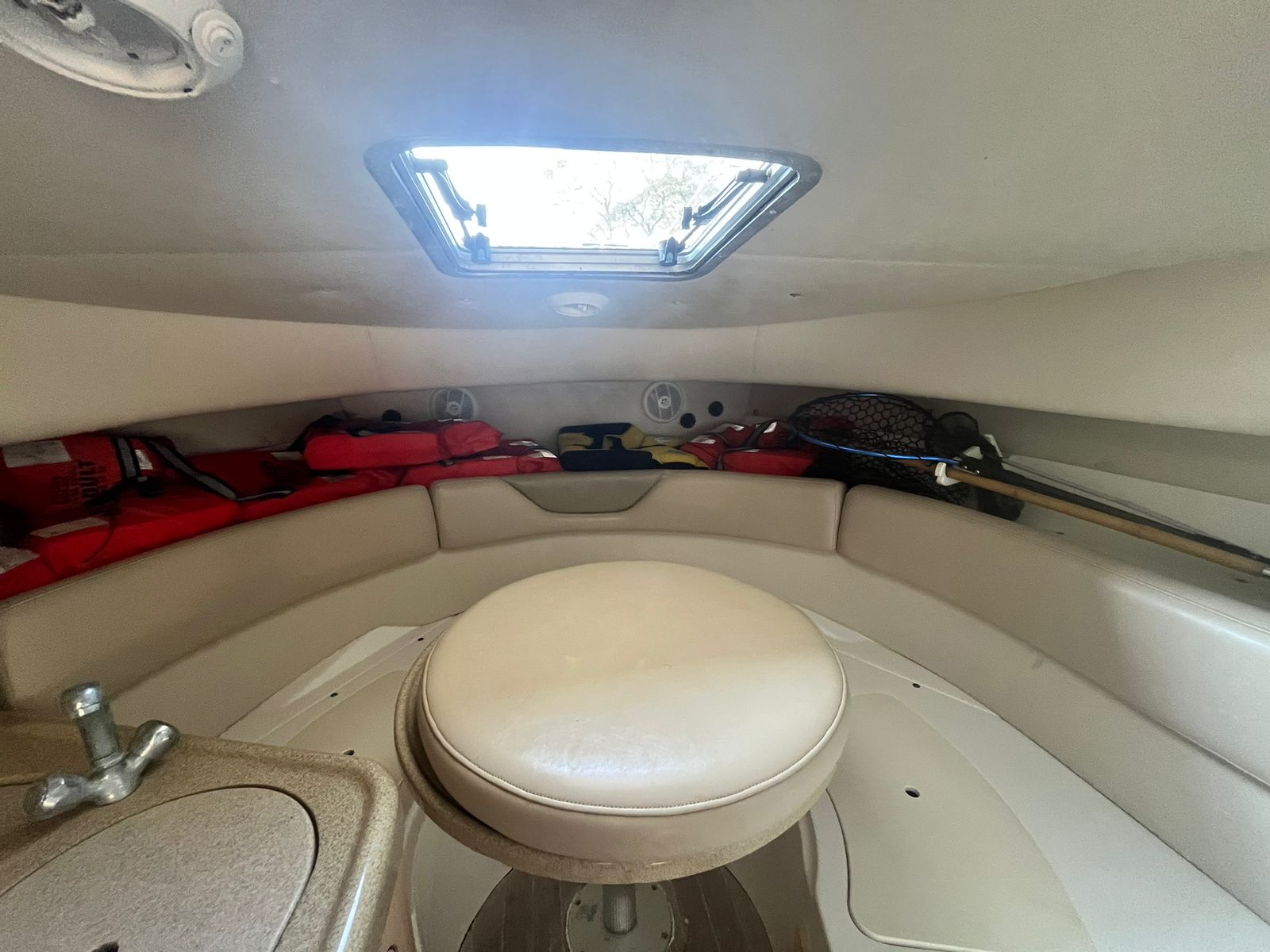 Vista 4 de VENTA DE YATE – Boston Whaler 32 pies (Año 2010)