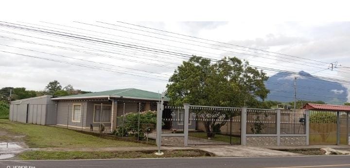 Imagen principal de Casa en Guayabo de Bagaces – Vista a la Montaña