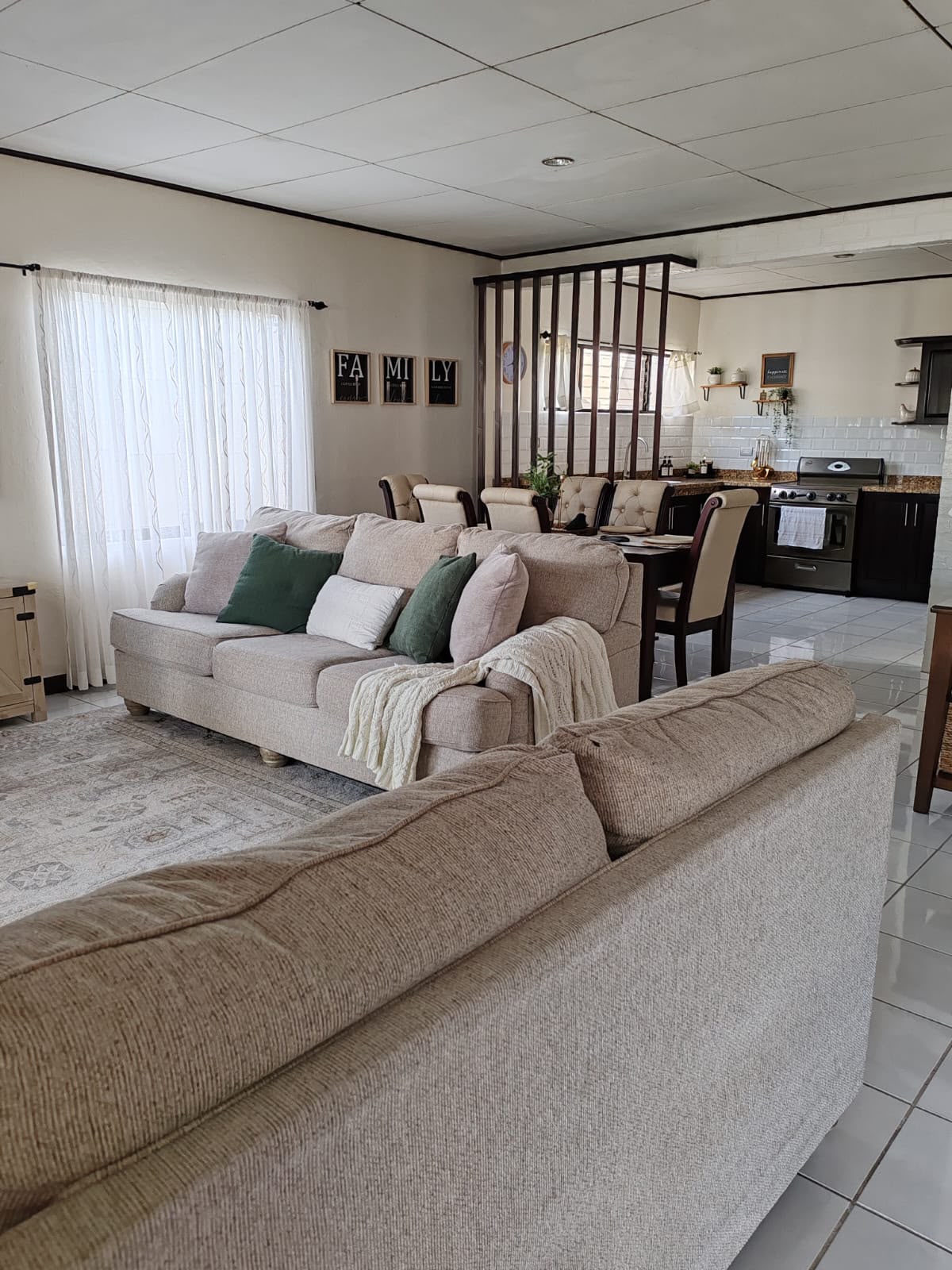 Vista 3 de Casa elegante, Guayabo de Bagaces