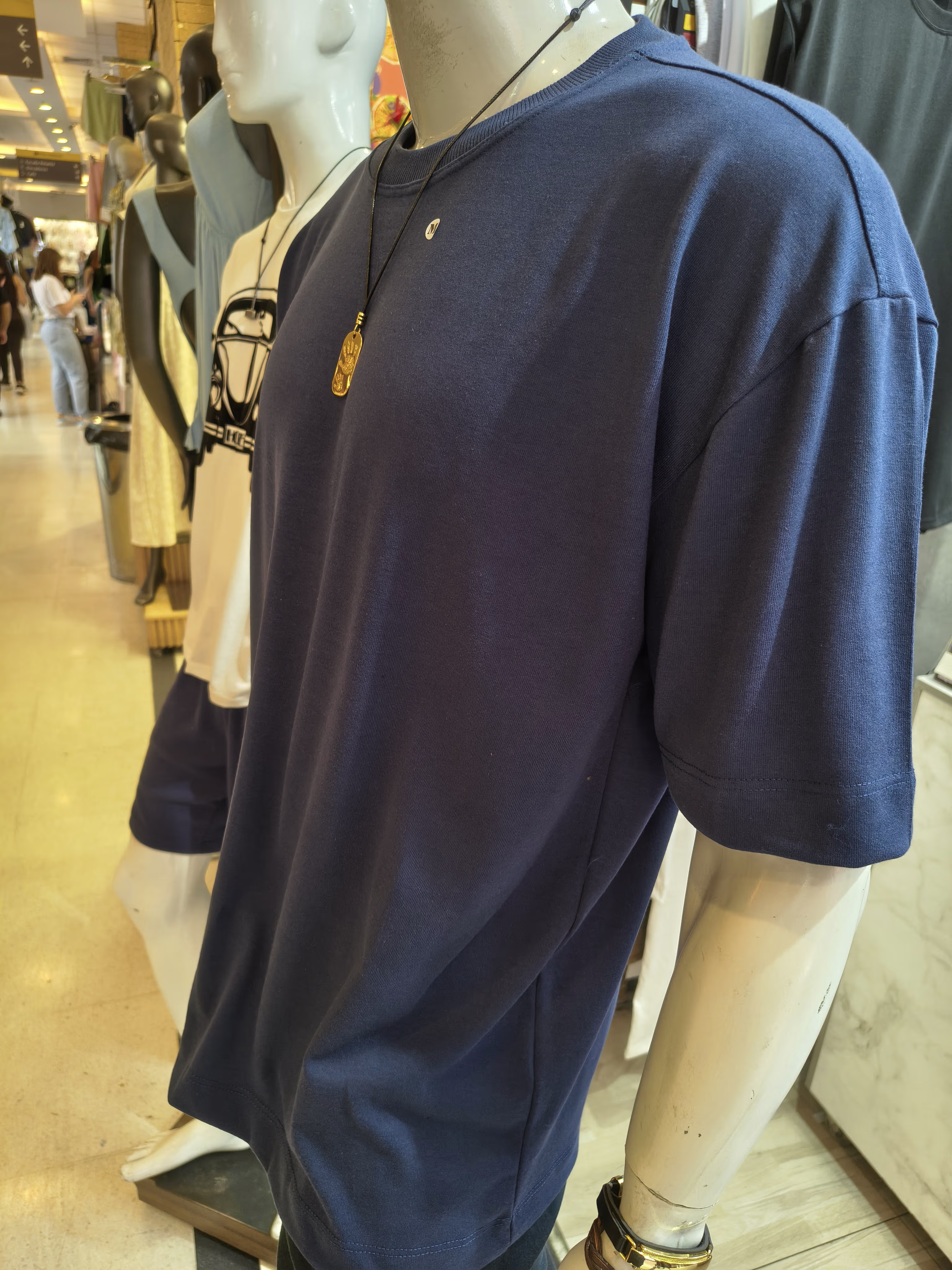 Camiseta Oversized azul marinho