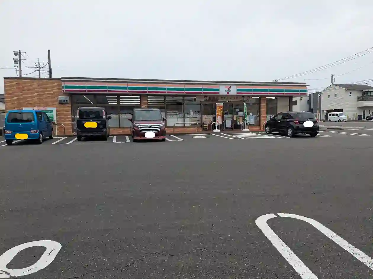 日向市新生町にあるセブンイレブン日向新生町店の外観