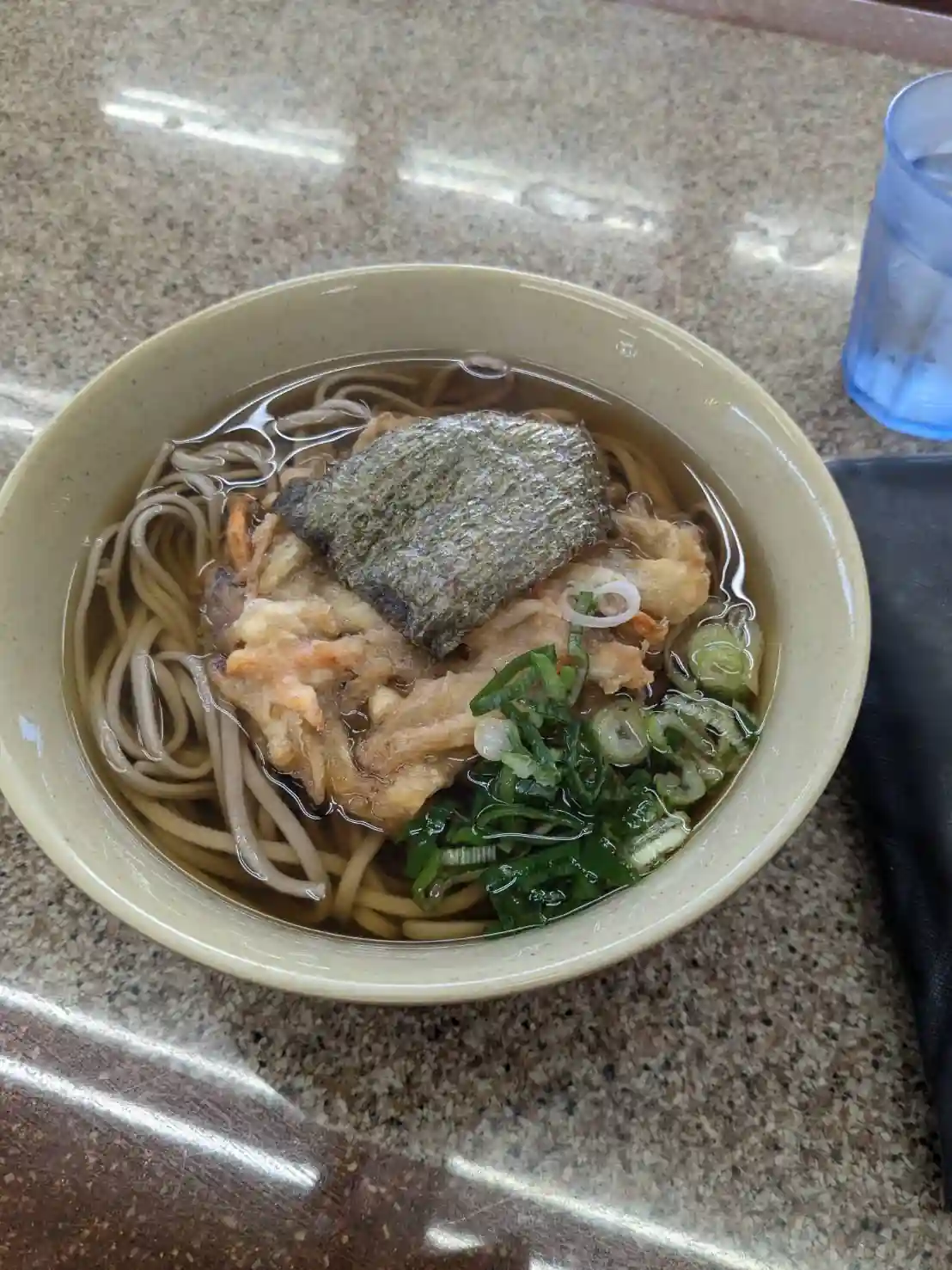日向市の天領うどん新生町店のかきあげうどん