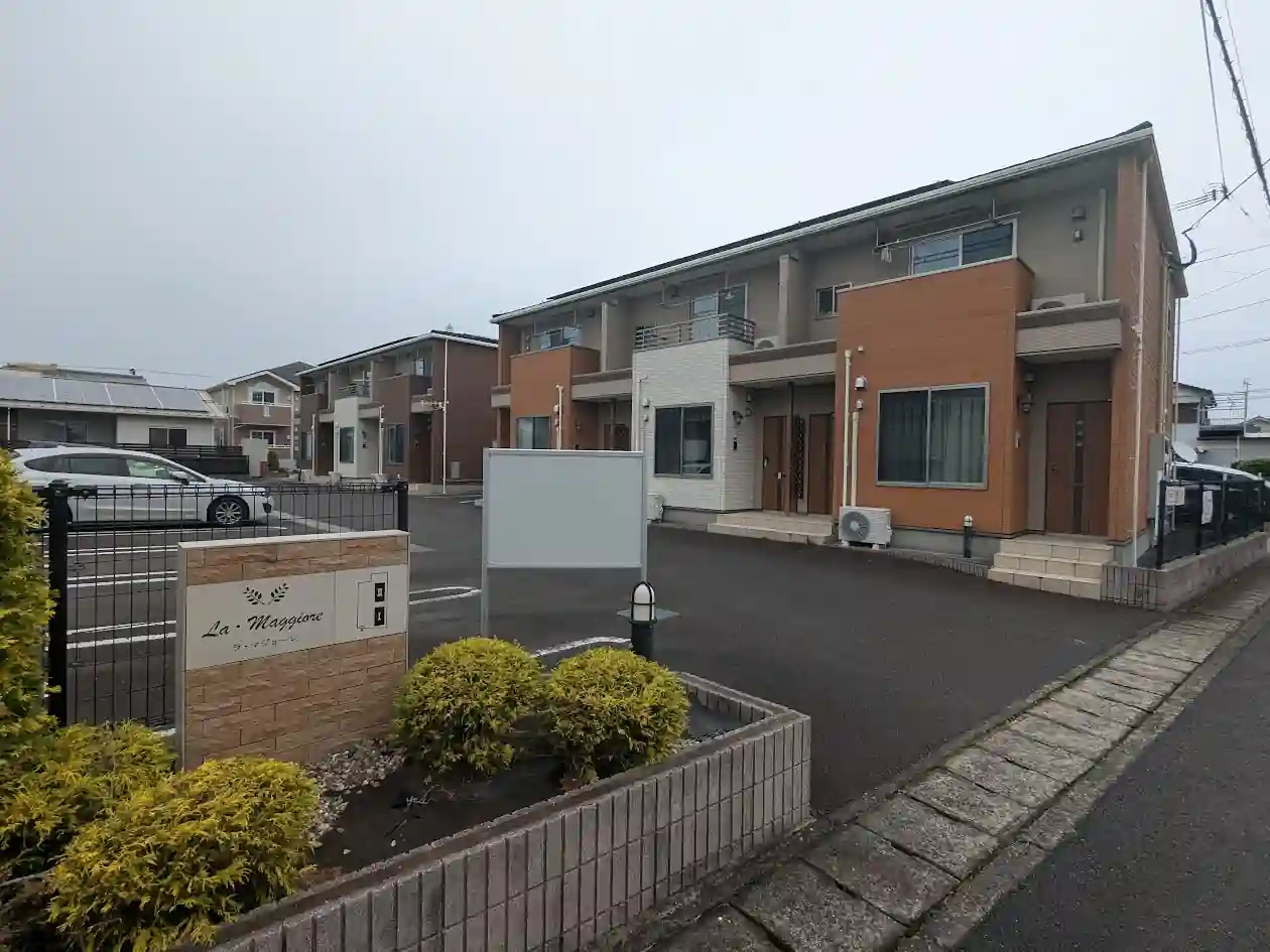 日向市新生町の賃貸アパート外観