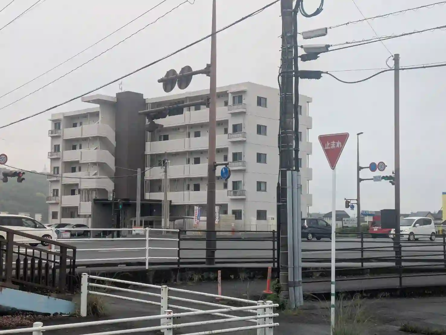 日向市新生町にあるサンテラスつとみゆめマンションの外観