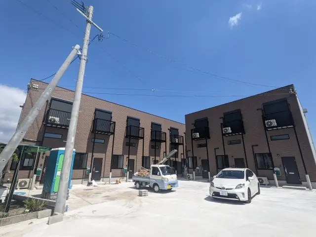 グランレーヴ外観｜日向市財光寺の築浅1DK賃貸