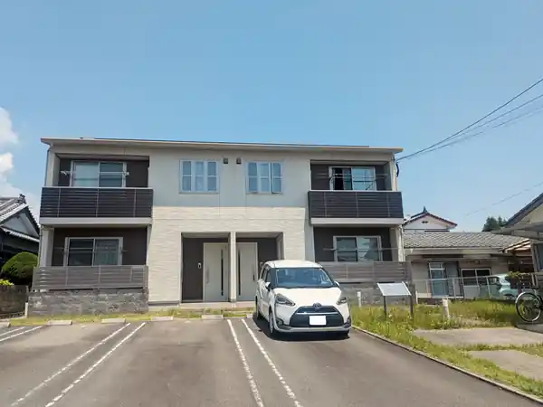 日向市浜町にあるシャーメゾン賃貸アパート レバンテアウルの外観