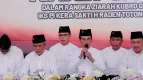 Pengajian Akbar Maulid Nabi dan Ziarah Kubro IKS PI Kera Sakti Madiun dihadiri Wakil Bupati, Forkopimda, dan 13 perguruan silat. KH. Muafiq dan Ust. Danuarta