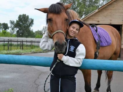 В Хакасии развивают иппотерапию для больных детей