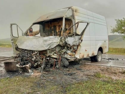 В страшном ДТП в Хакасии погибло 4 человека