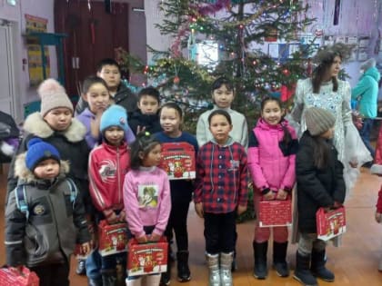 Новый год в селе Тюрт-тас. Минэкономразвития Хакасии дарит подарки