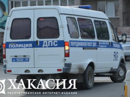 Пьяные мужчины угнали трактор и попытались на нем уйти от погони