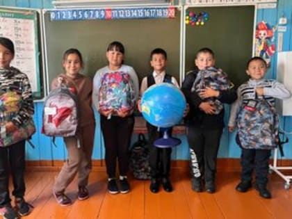 Минстрой Хакасии навестил подшефных детей из малых сел