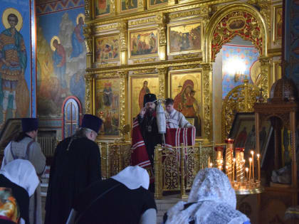 Архиерейское служение во Вселенскую родительскую субботу